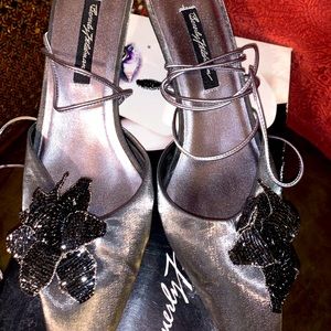 Beverly Feldman women’s size 10 Pewter low heel